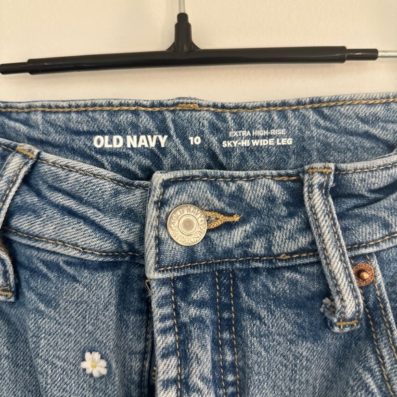 Old Navy, Size 10, Embroidered Blue Jeans, Extra High Rise, Sky-Hi Wide Leg - Picture 4 of 6